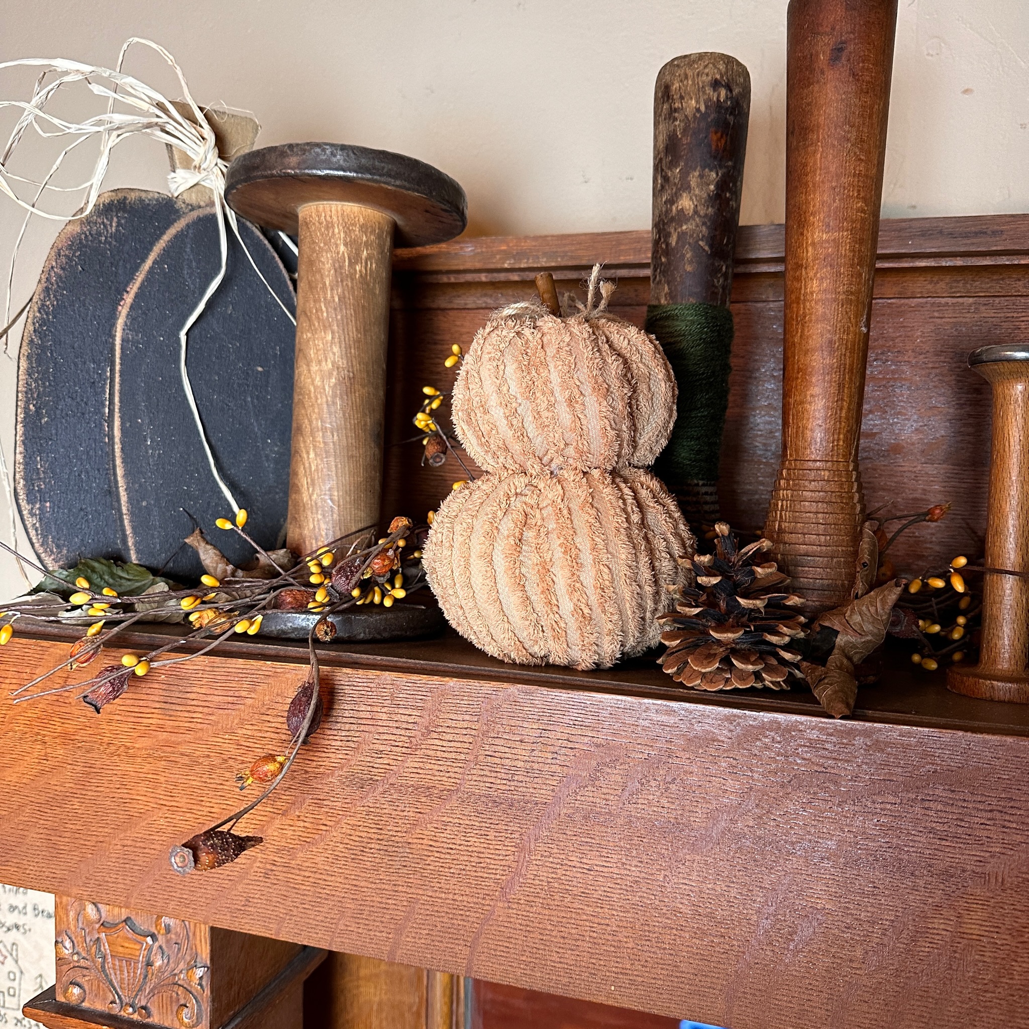 Primitive Fall Decorating Ideas For Your Living Room